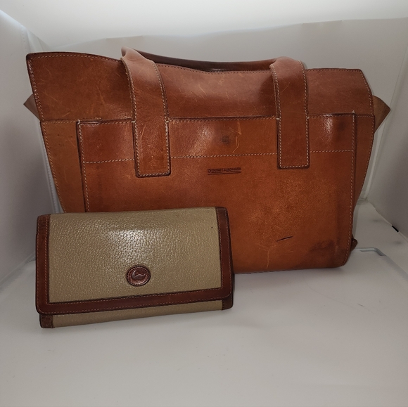 Dooney And Bourke Vintage Alto Executive Cognac Tote And Wallet - Picture 3 of 17